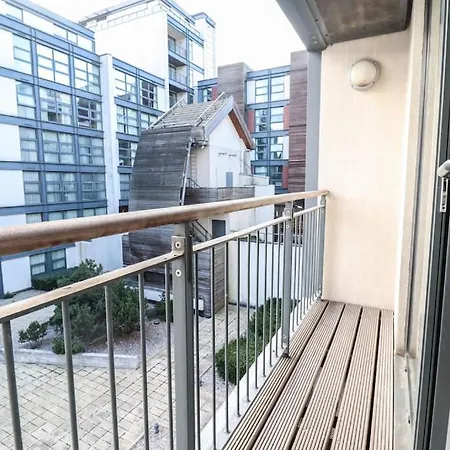 Stylish London 1 Bed Flat - 5 Mins From Canary Wharf Exterior photo