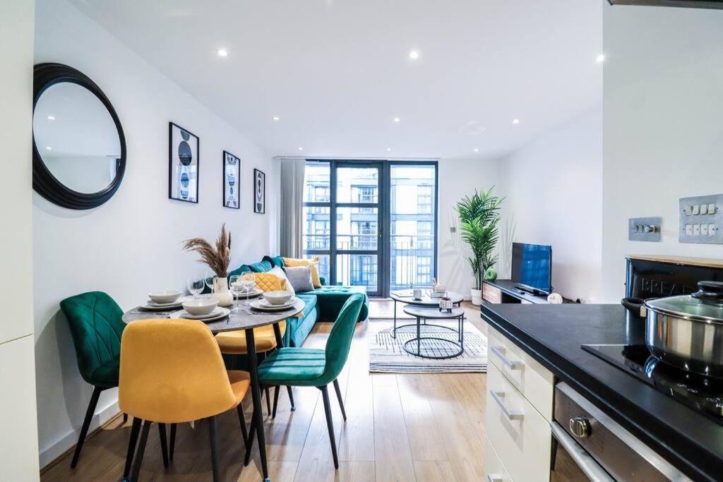 Stylish 1 Bed Flat - 5 Mins From Canary Wharf Apartment London