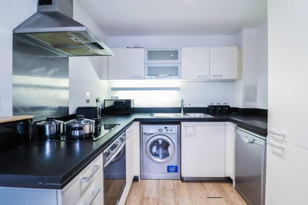 Stylish 1 Bed Flat - 5 Mins From Canary Wharf