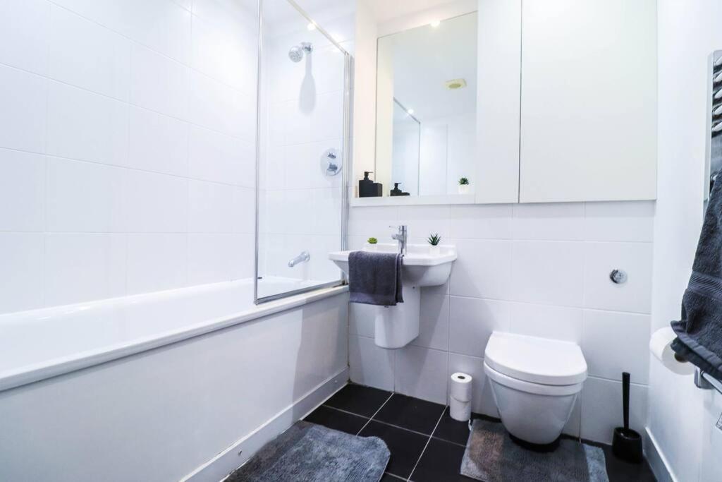 Stylish 1 Bed Flat - 5 Mins From Canary Wharf London
